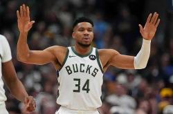 包含字母哥爆冷击败塞尔维亚队，精彩发挥引爆全场！的词条