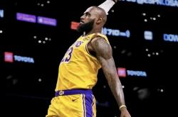 詹姆斯迎来十五赛季高光表现，雄鹿球迷沸腾！的简单介绍