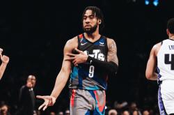 关于Rookie在湖人比赛中大胜，关键助攻引发热议！的信息